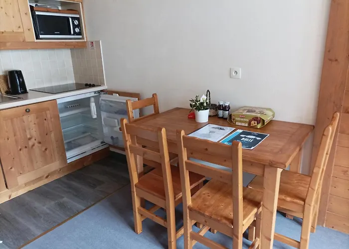 Residence Les Alpages 4 Etoiles - Appartement 4 Personnes - Piscine, Hammam, Sauna, Jacuzzi - Valcenis 73480