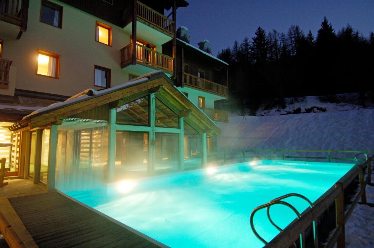 Apartment Les Alpages: Alpine Retreat With Pool & Wellness *