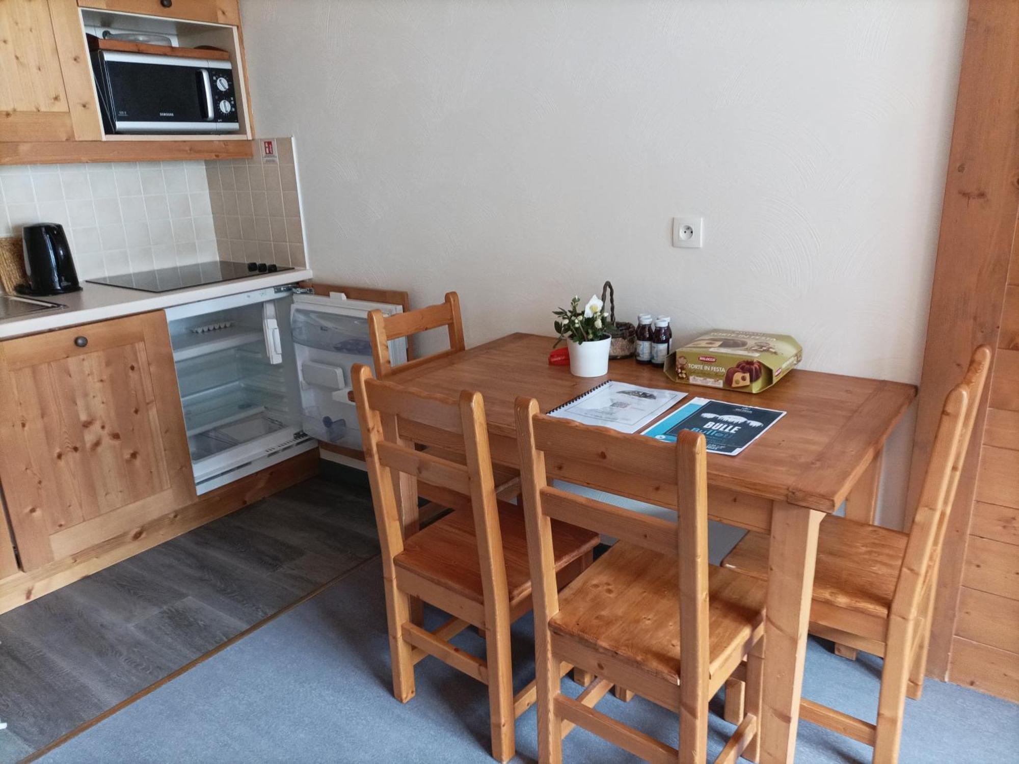 Les Alpages: Alpine Retreat With Pool & Wellness Apartment *