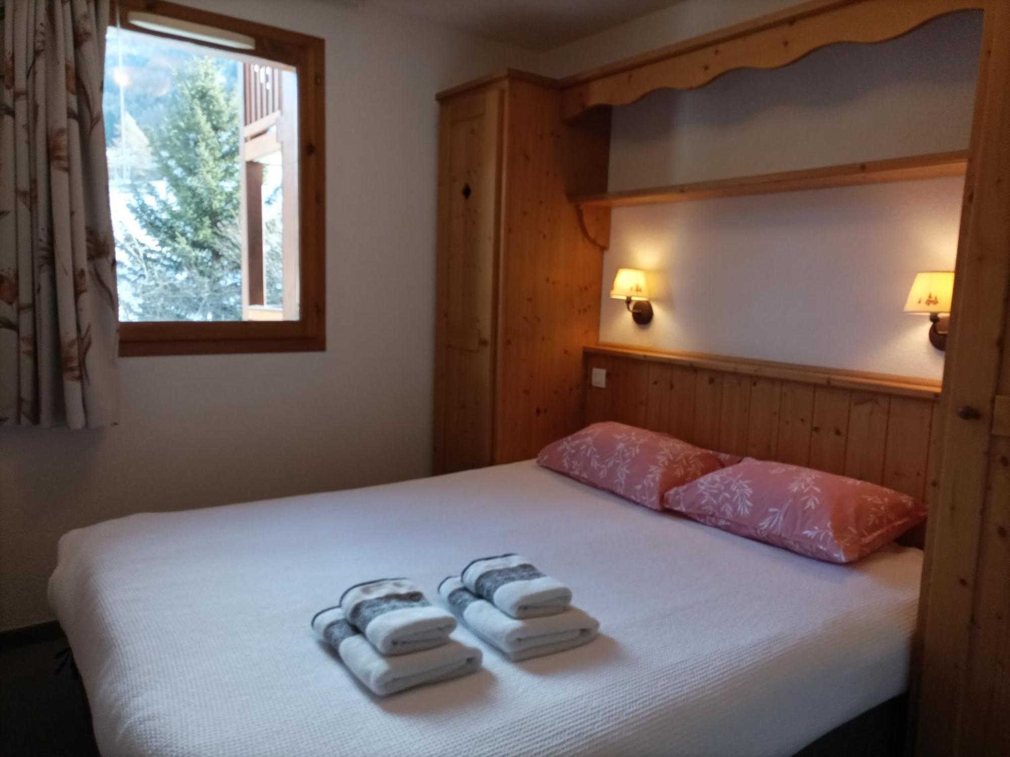 Les Alpages: Alpine Retreat With Pool & Wellness Apartment *